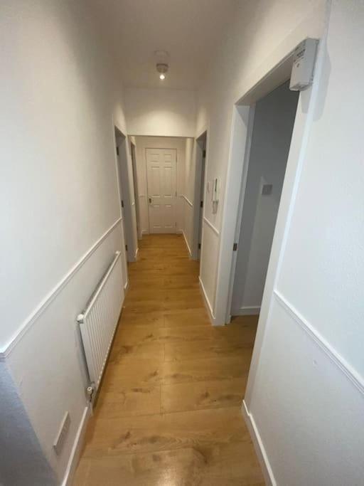 Steps Away From All The Action Apartment Edinburgh Bagian luar foto